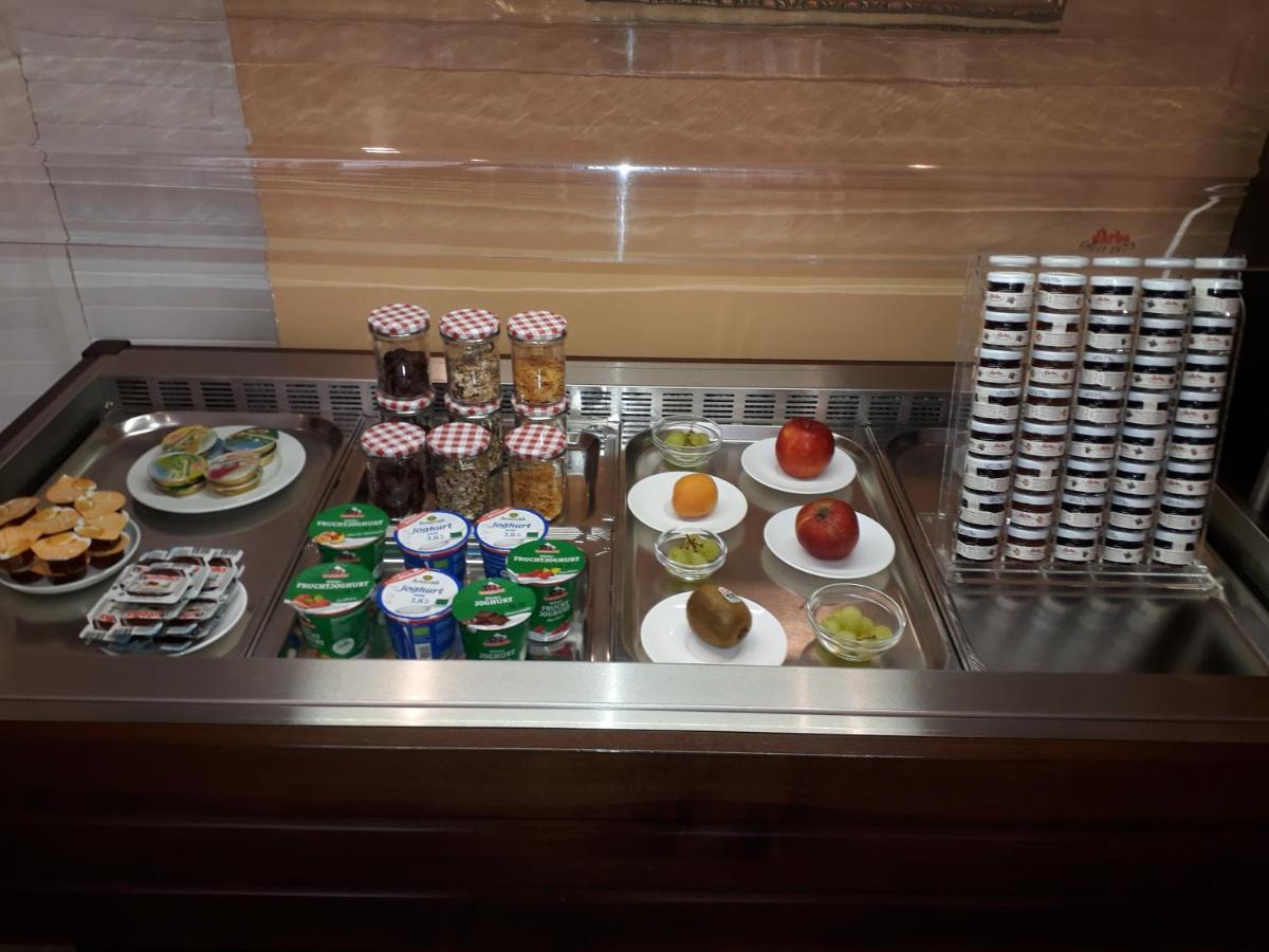 Hotel Garni Am Markt - Businesshotel - Fruehstuecksbuffet - Fahrradabstellplatz - Hunde Willkommen Нойщад бай Кобург Екстериор снимка