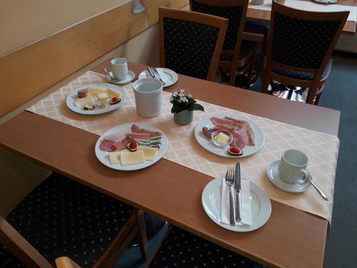 Hotel Garni Am Markt - Businesshotel - Fruehstuecksbuffet - Fahrradabstellplatz - Hunde Willkommen Нойщад бай Кобург Екстериор снимка