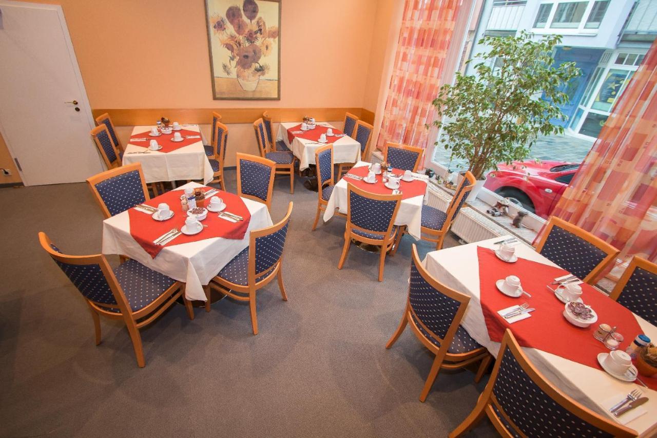 Hotel Garni Am Markt - Businesshotel - Fruehstuecksbuffet - Fahrradabstellplatz - Hunde Willkommen Нойщад бай Кобург Екстериор снимка