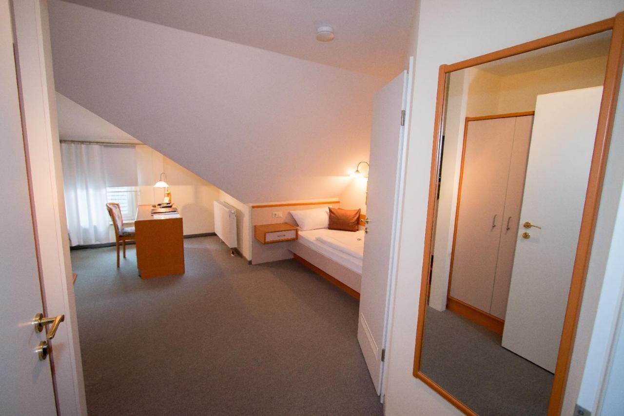 Hotel Garni Am Markt - Businesshotel - Fruehstuecksbuffet - Fahrradabstellplatz - Hunde Willkommen Нойщад бай Кобург Екстериор снимка