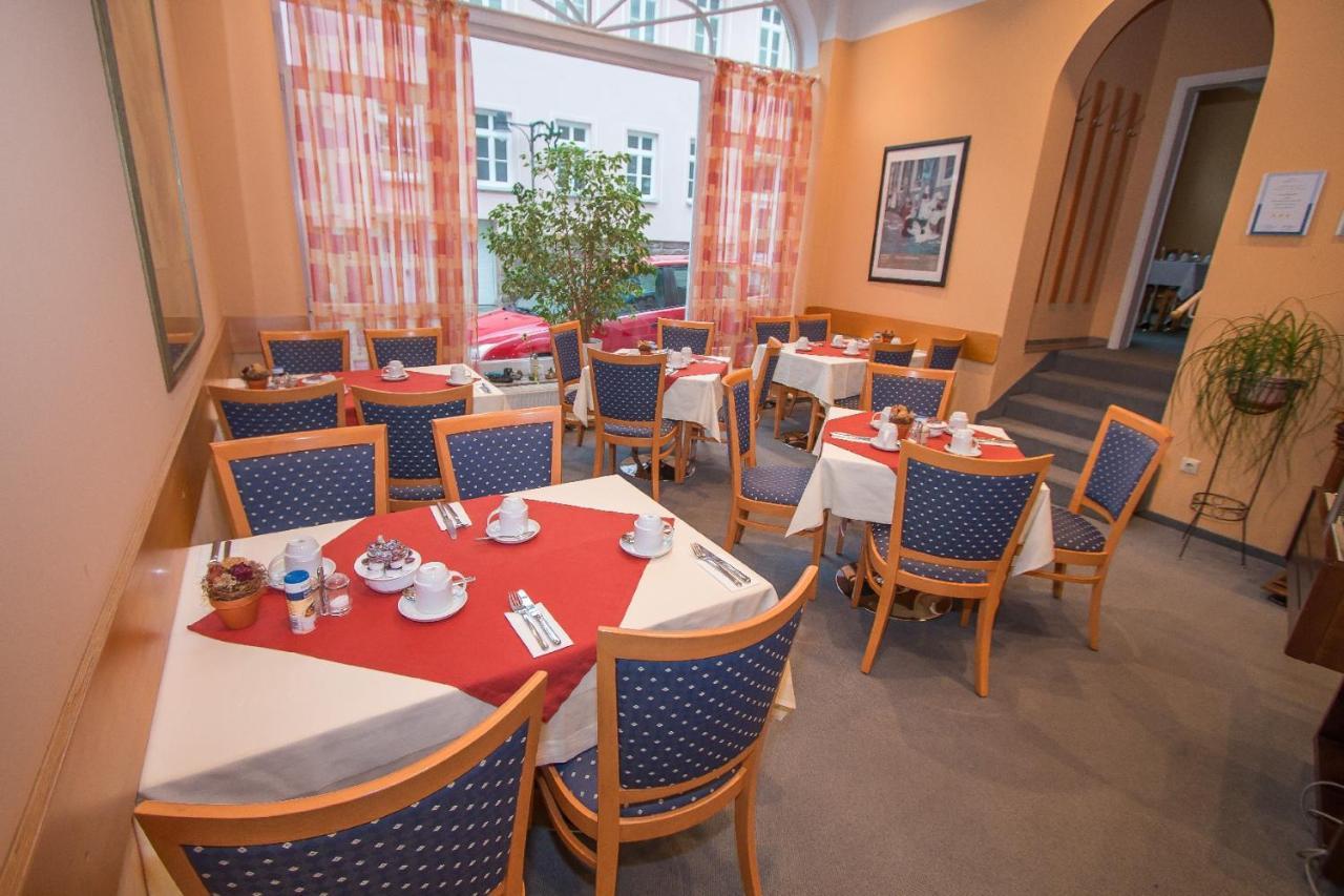 Hotel Garni Am Markt - Businesshotel - Fruehstuecksbuffet - Fahrradabstellplatz - Hunde Willkommen Нойщад бай Кобург Екстериор снимка