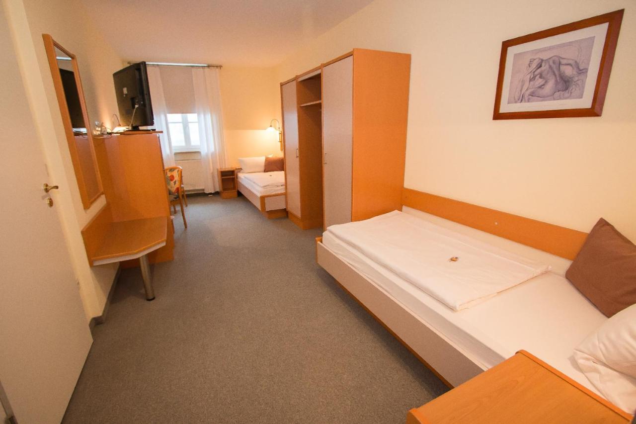 Hotel Garni Am Markt - Businesshotel - Fruehstuecksbuffet - Fahrradabstellplatz - Hunde Willkommen Нойщад бай Кобург Екстериор снимка