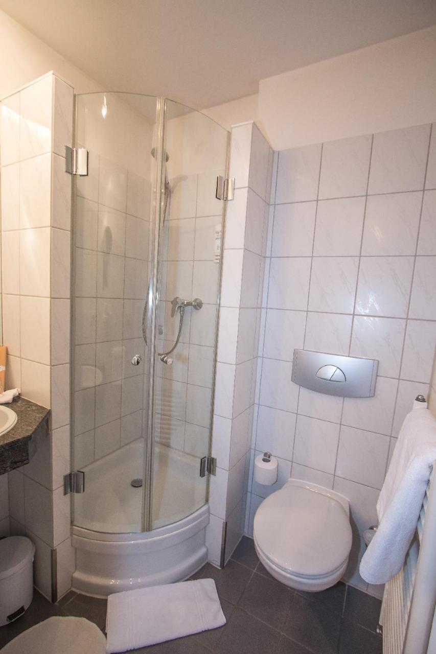 Hotel Garni Am Markt - Businesshotel - Fruehstuecksbuffet - Fahrradabstellplatz - Hunde Willkommen Нойщад бай Кобург Екстериор снимка
