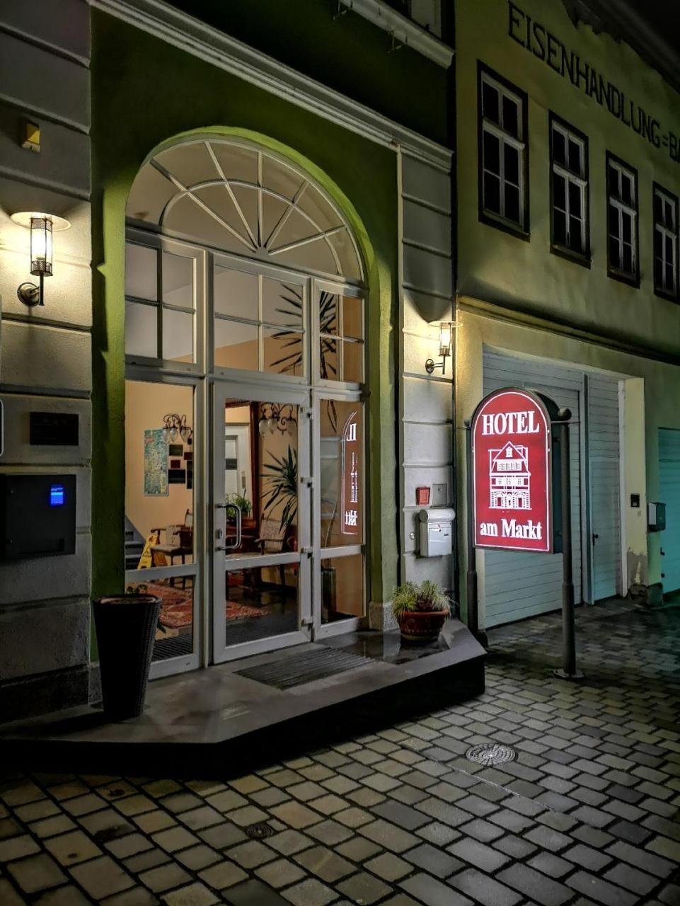 Hotel Garni Am Markt - Businesshotel - Fruehstuecksbuffet - Fahrradabstellplatz - Hunde Willkommen Нойщад бай Кобург Екстериор снимка