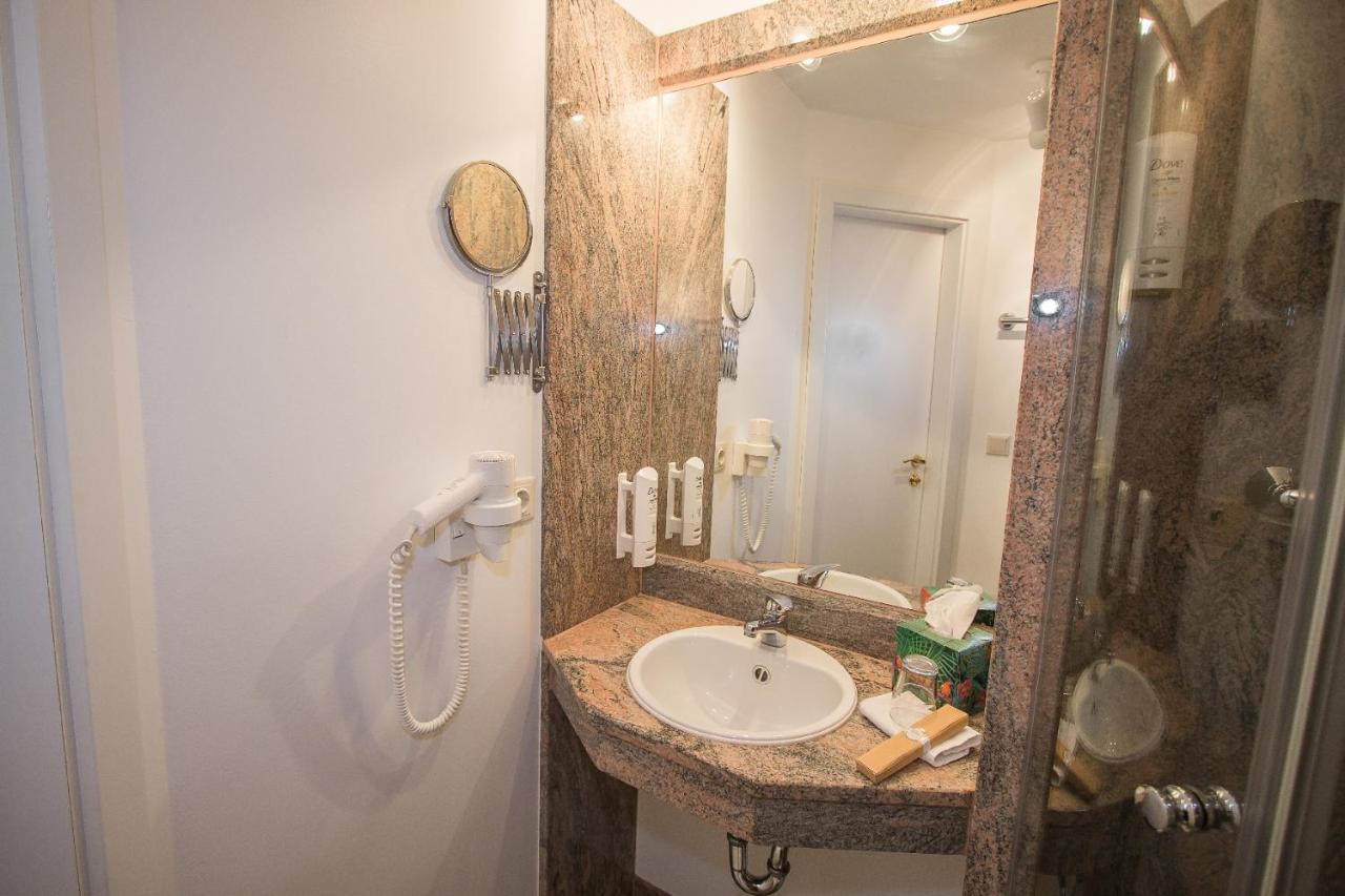 Hotel Garni Am Markt - Businesshotel - Fruehstuecksbuffet - Fahrradabstellplatz - Hunde Willkommen Нойщад бай Кобург Екстериор снимка